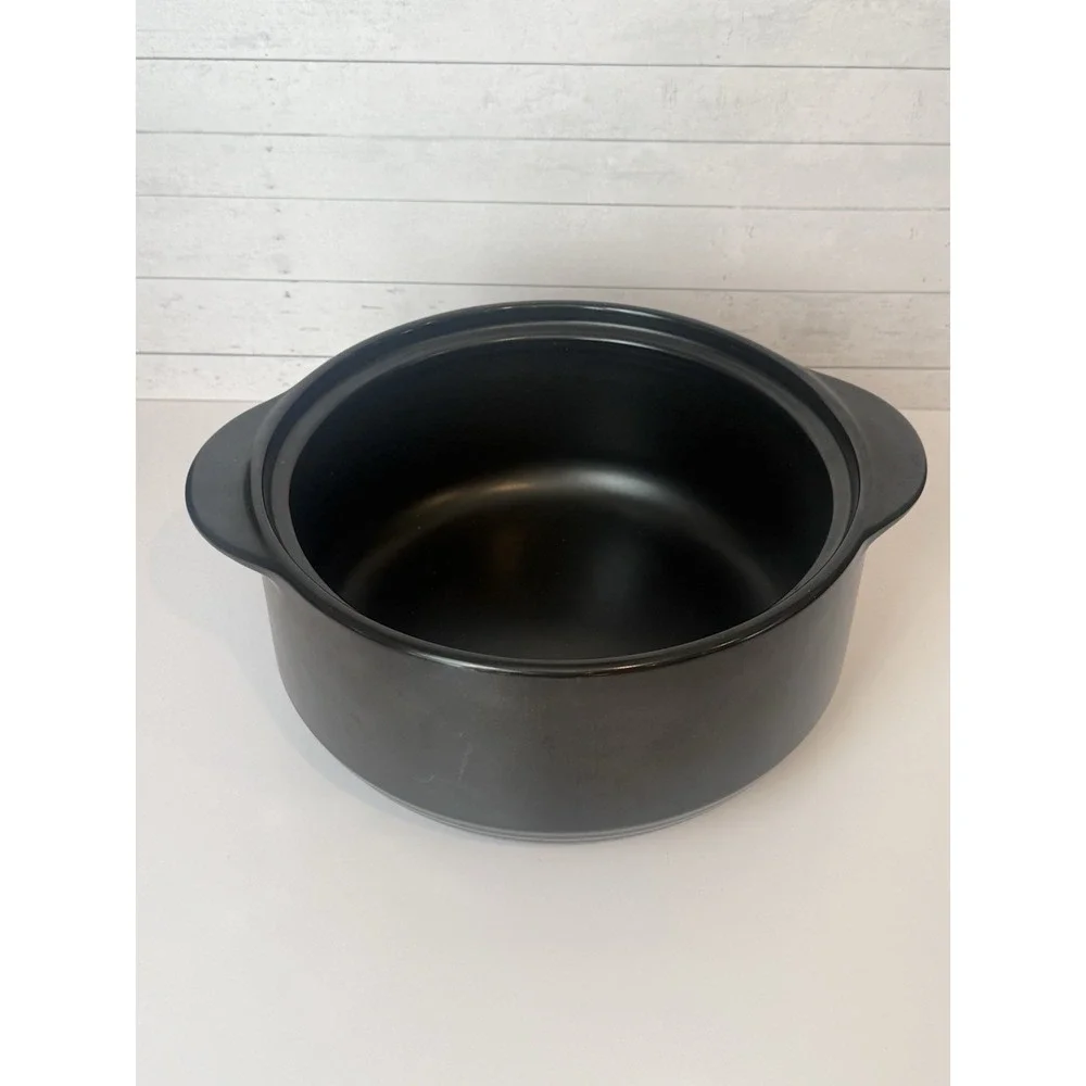 Pampered Chef Rockcrok Dutch Oven Round Baking Casserole Dish Black 4 QT NO LID